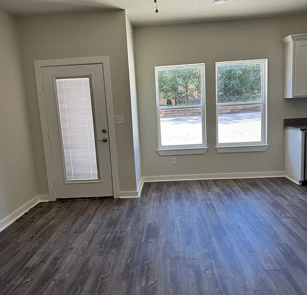 2602 Seaton St — Photo 9