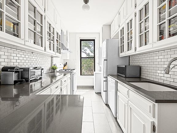 5th image of 396 8th St APT 4L