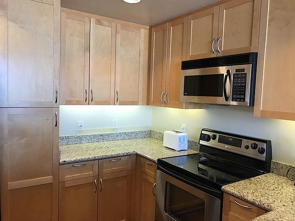 4th image of 260 King St Unit 1309