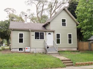 662 Saint Charles St, Elgin, IL 60120