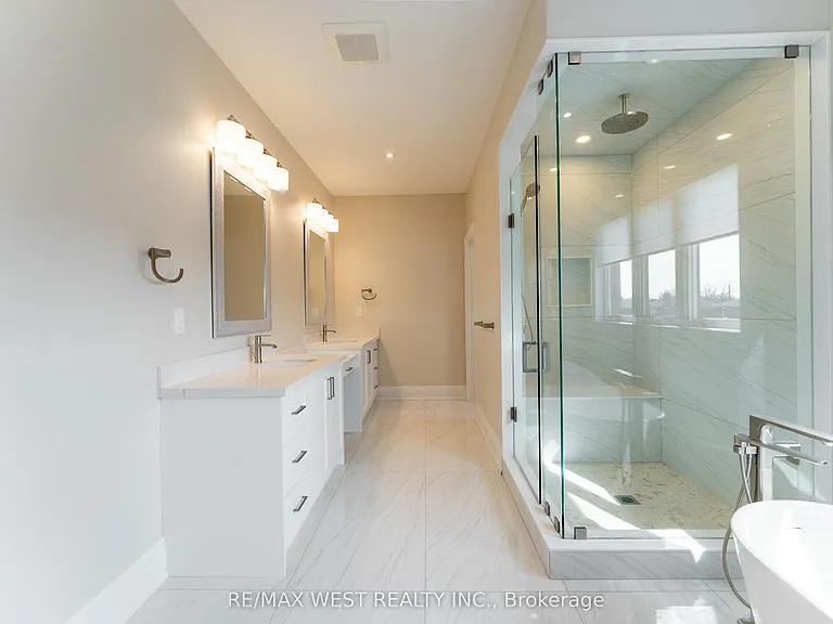 119 Jay St — Photo 36