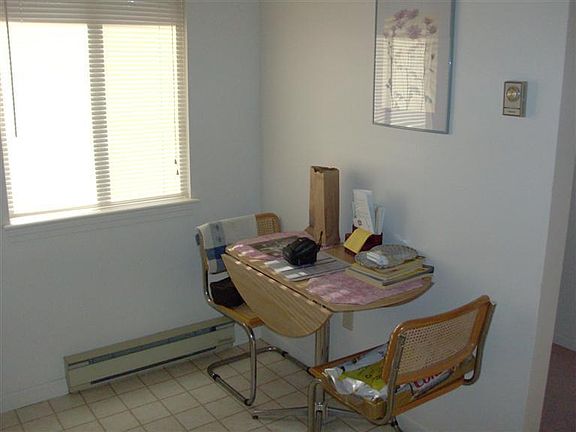 5th image of 53 Eaton Lane #53