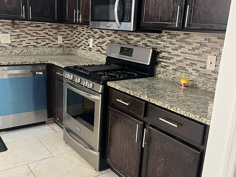 107 S Roma Way — Photo 27