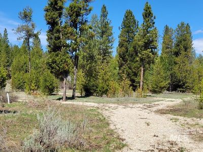 16 Mineral Dr, Cascade, ID, 83611