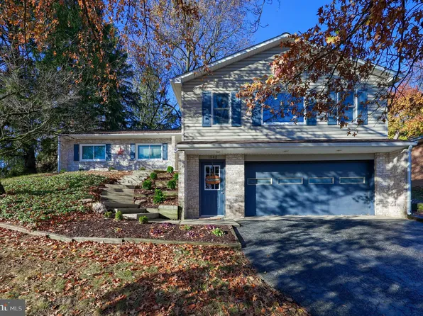 1542 Bonbar Rd, York, PA 17403