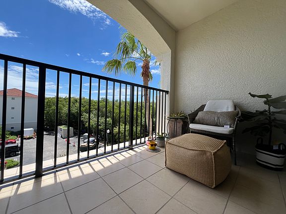 3rd image of 3415 Tuscany Way
