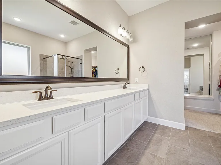 11718 Lost Maples Springs Dr — Photo 24
