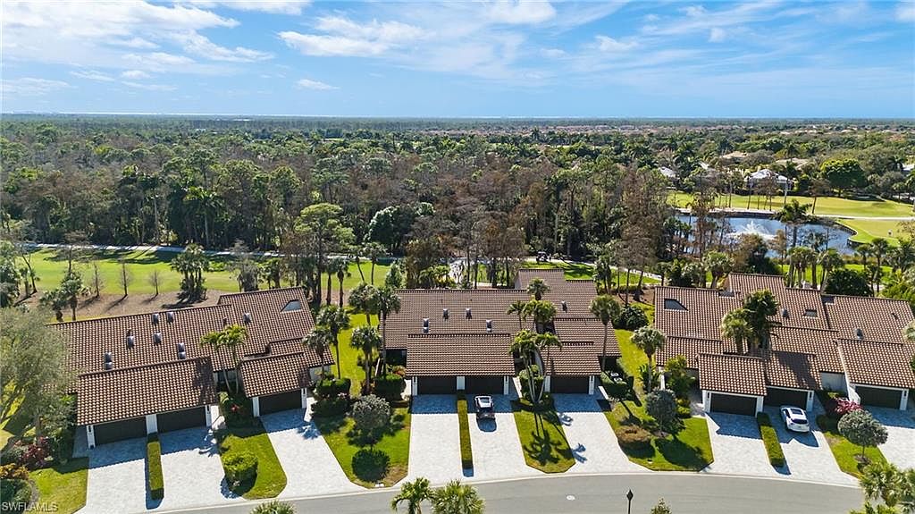 105 Cypress View DR #105