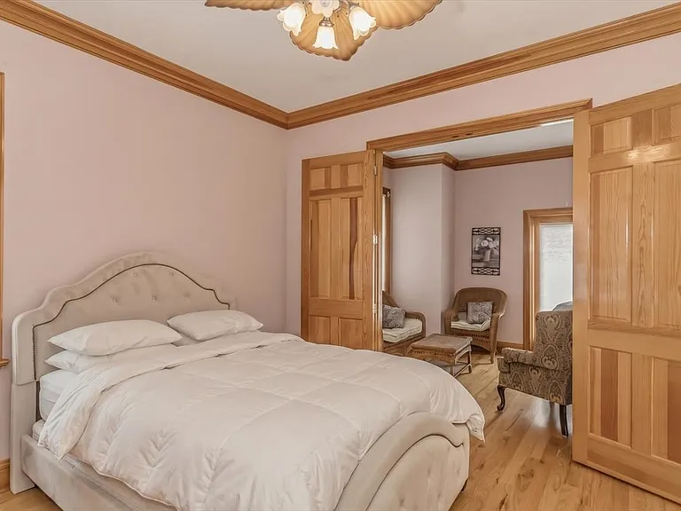 672 Dune Rd — Photo 17