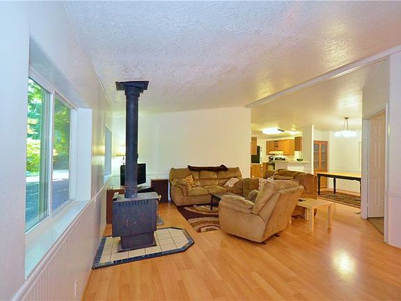 5th image of 8220 Beachwood Ave NE