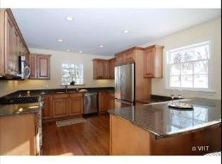 765 Evanston Ave, Lake Bluff, IL