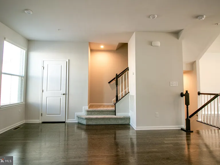 308 Blue Welsh St — Photo 6