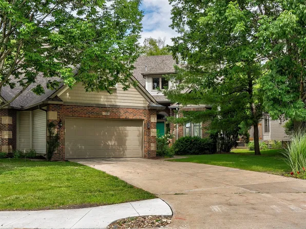 1075 Glen Oaks Dr, West Des Moines, IA 50266