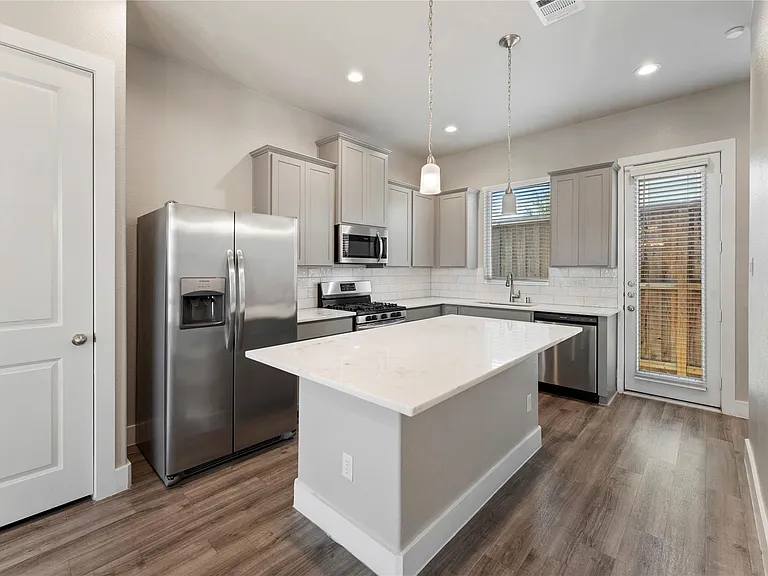 7703 Rainbow Close Ln — Photo 9