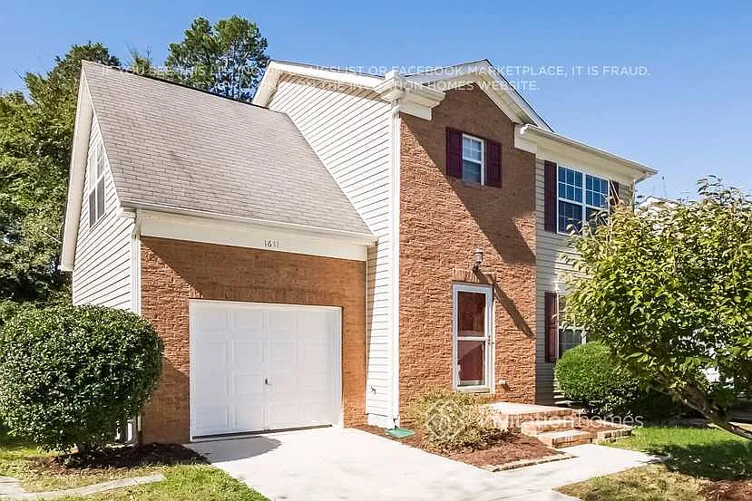1611 Elk Creek Ct Charlotte, NC 28214 — Photo 2