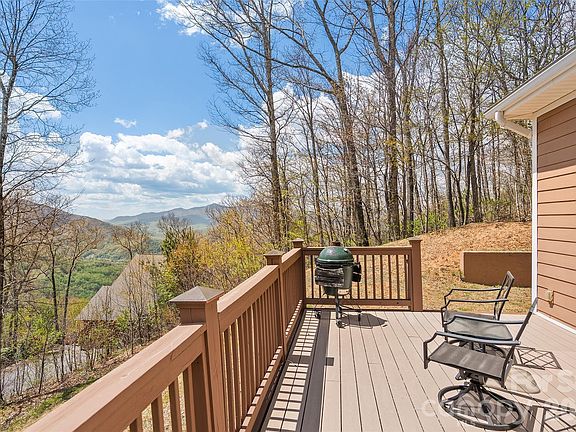 4th image of 1033 Presidential Dr