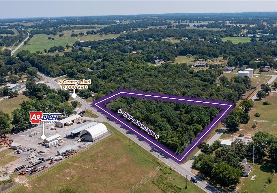 1st image of N Gentry Blvd