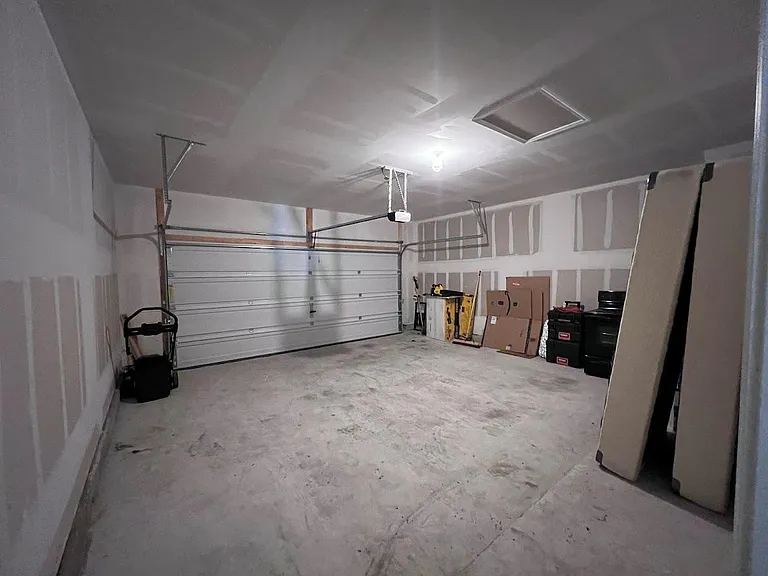 7900 Crystalbrook W — Photo 15