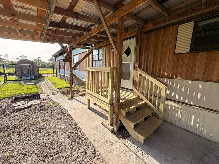 412 Saint Charles Bypass Rd — Photo 3