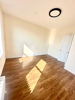 Rented by Luxian International Realty LLC | media 9