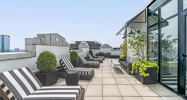 Rented by Platinum Properties | media 32