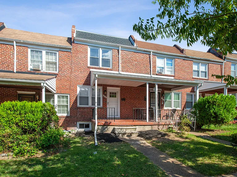 1513 N Kenwood Ave — Photo 1