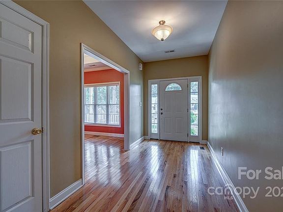 5th image of 3803 Yellow Jasmine Dr