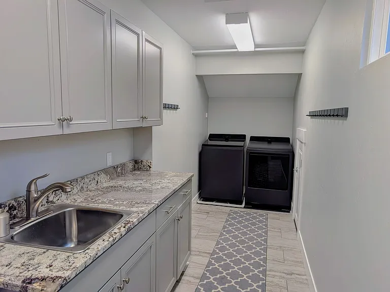 77 Whispering Pines Cir — Photo 42