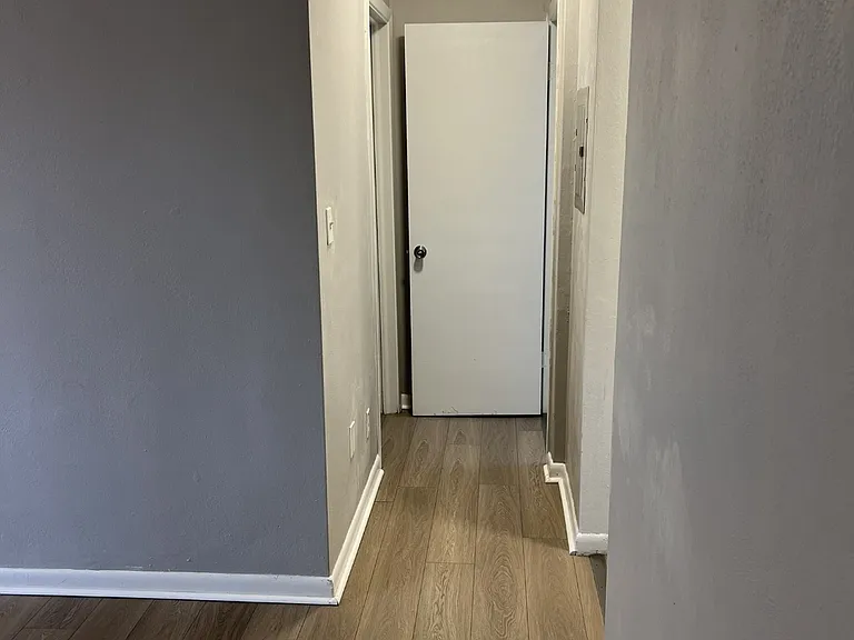 475 W Grand Ave #24 — Photo 4