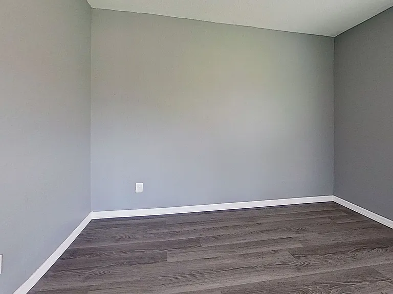 535 W 59th St — Photo 10