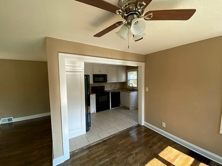 1429 Grand Ave — Photo 6