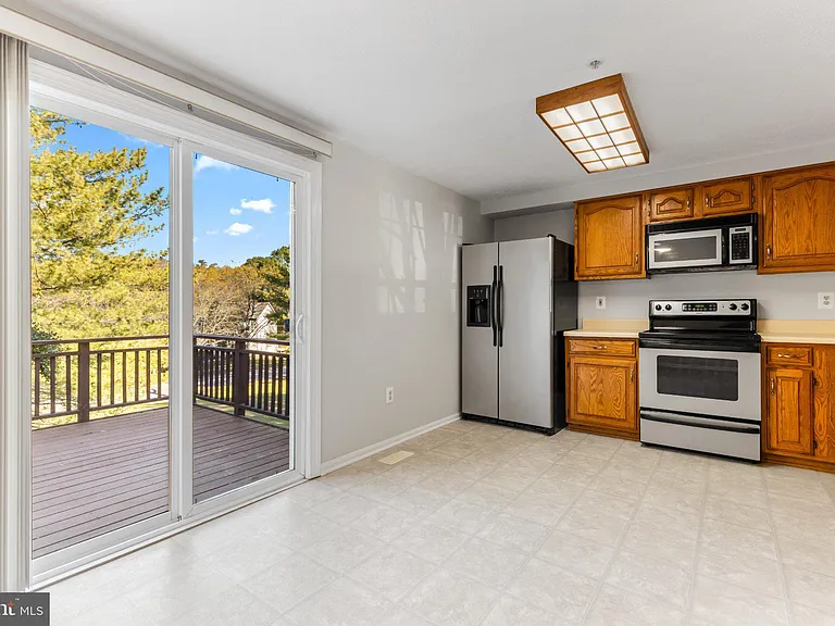 1232 Quaker Ridge Dr — Photo 9