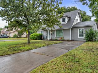 501 NW Newton Dr, Burleson, TX 76028