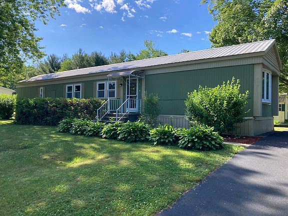 2nd image of 25 Breezy Ln