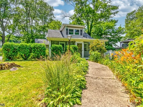 18 Tennis Rd, Jefferson Twp., NJ 07849