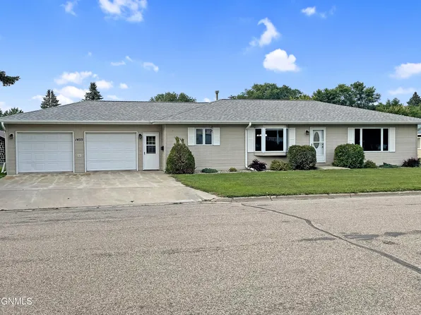 1455 2nd St S, Carrington, ND 58421
