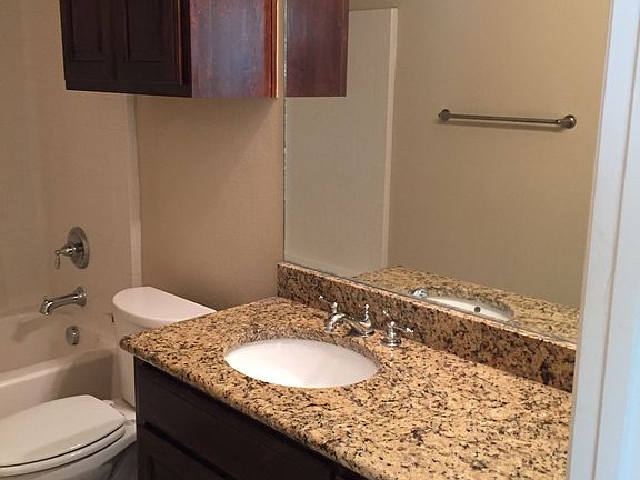 5th image of 2721 Westglen Dr