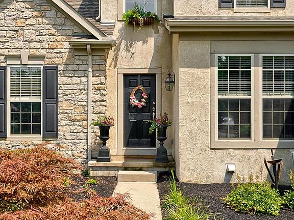 3rd image of 10122 Archer Ln