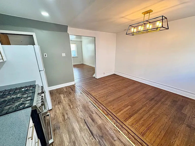 7111 Greenwood Ave — Photo 5
