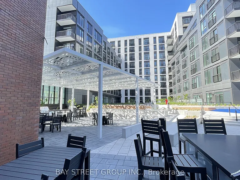 10 Oak St #902 — Photo 23