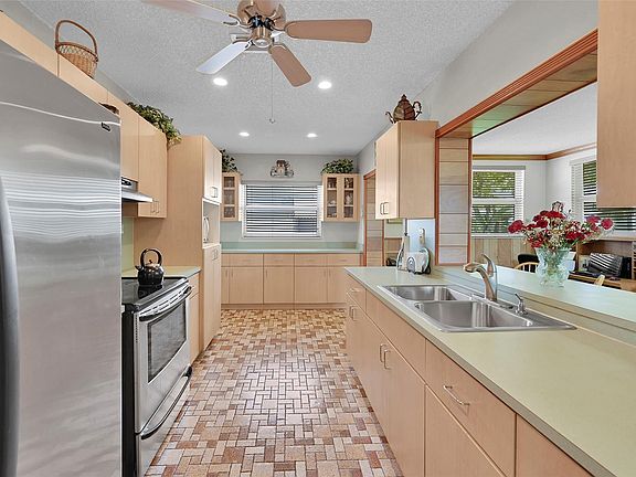 5th image of 7107 NW 74th Place