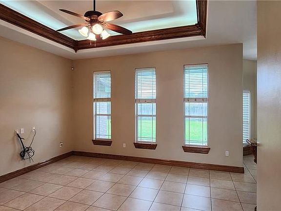 5th image of 5112 Gisselle St