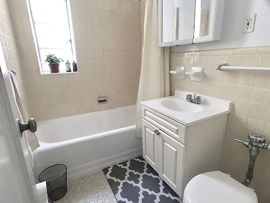 Rented by Sovereign Associates | media 6