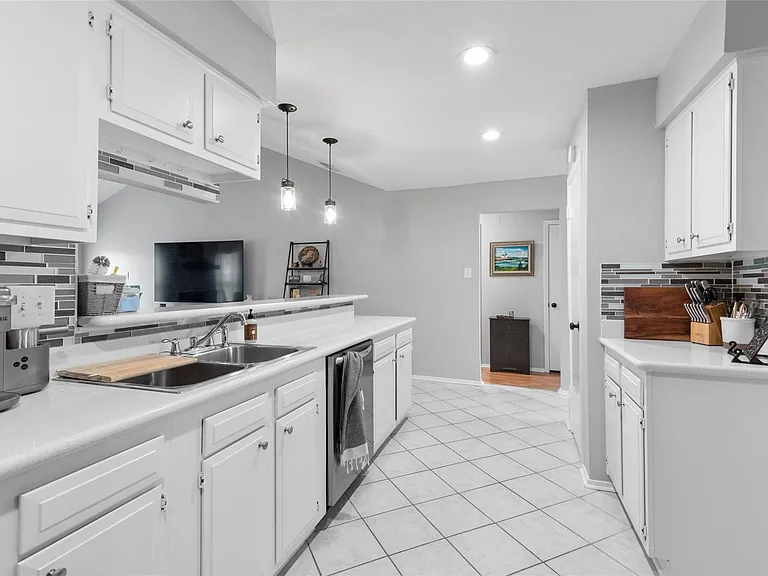 105 Sweetgum St — Photo 12