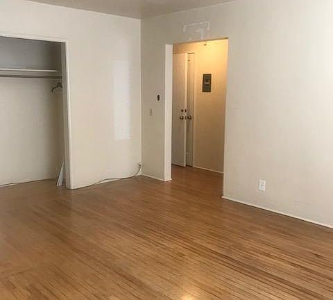 4th image of 405 S 4th St #207