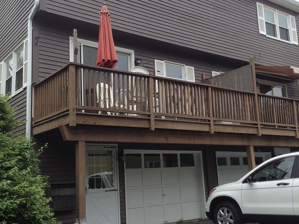 2nd image of 9 Pine Isle Dr #B