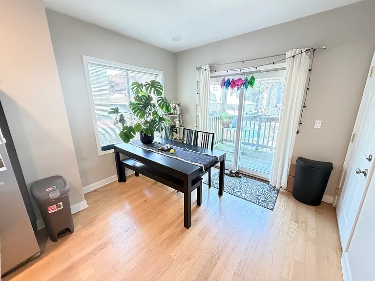 1330 W Roscoe St #1 — Photo 13