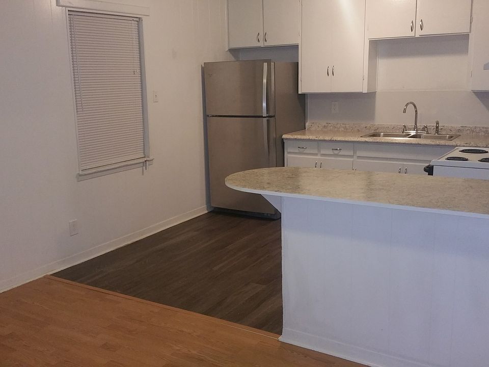 2nd image of 2202 Poage Ave