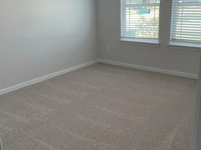 684 Avalon Dr — Photo 15