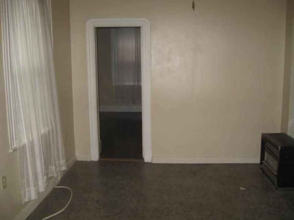 2nd image of 194 Salem St APT 005